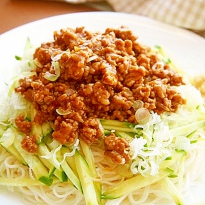 ジャージー素麺！甜麺醤肉をからめて♡